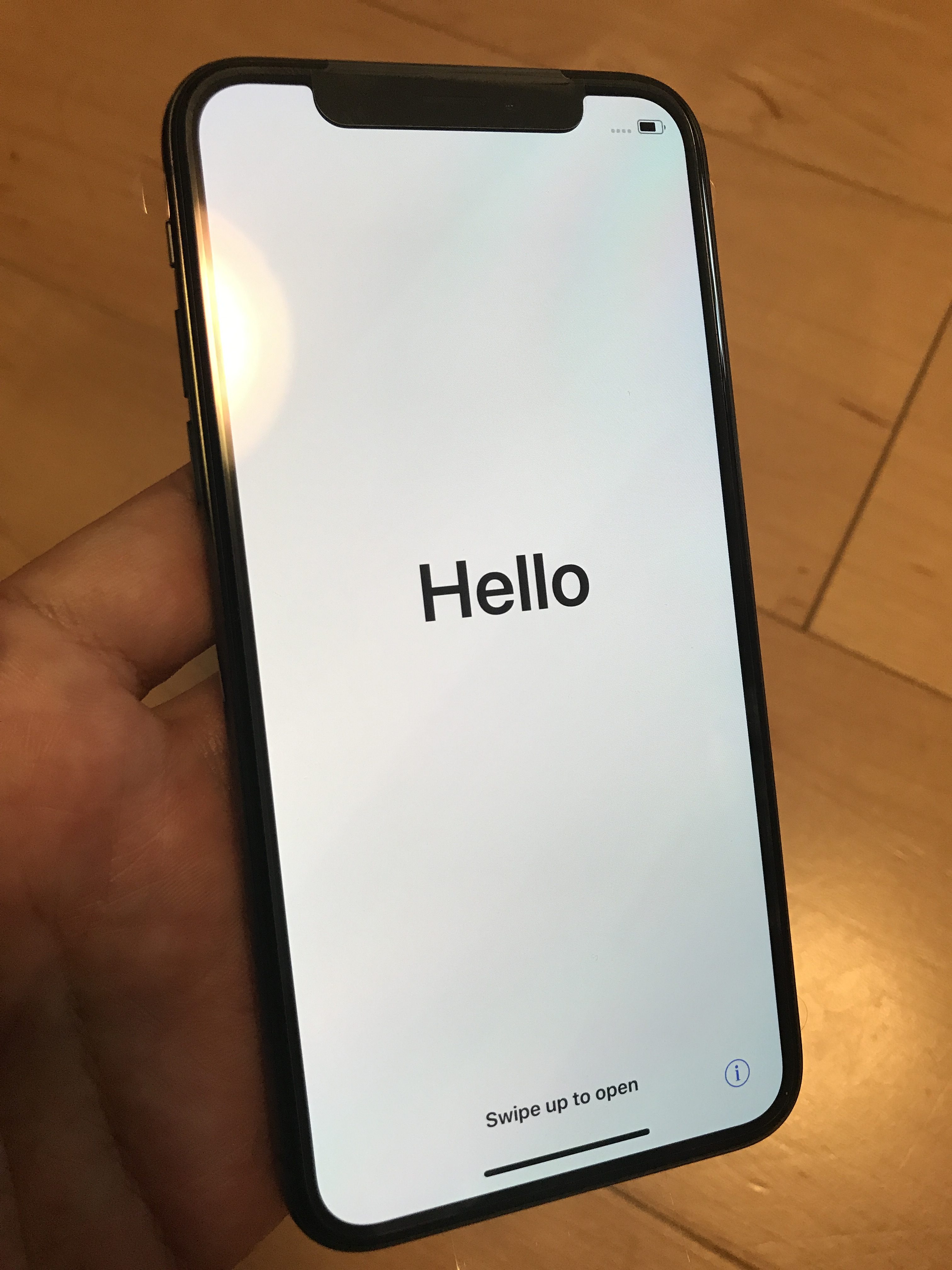 【iPhone X】SIMカードの入れ方 入れ替え方法【向きは？】
