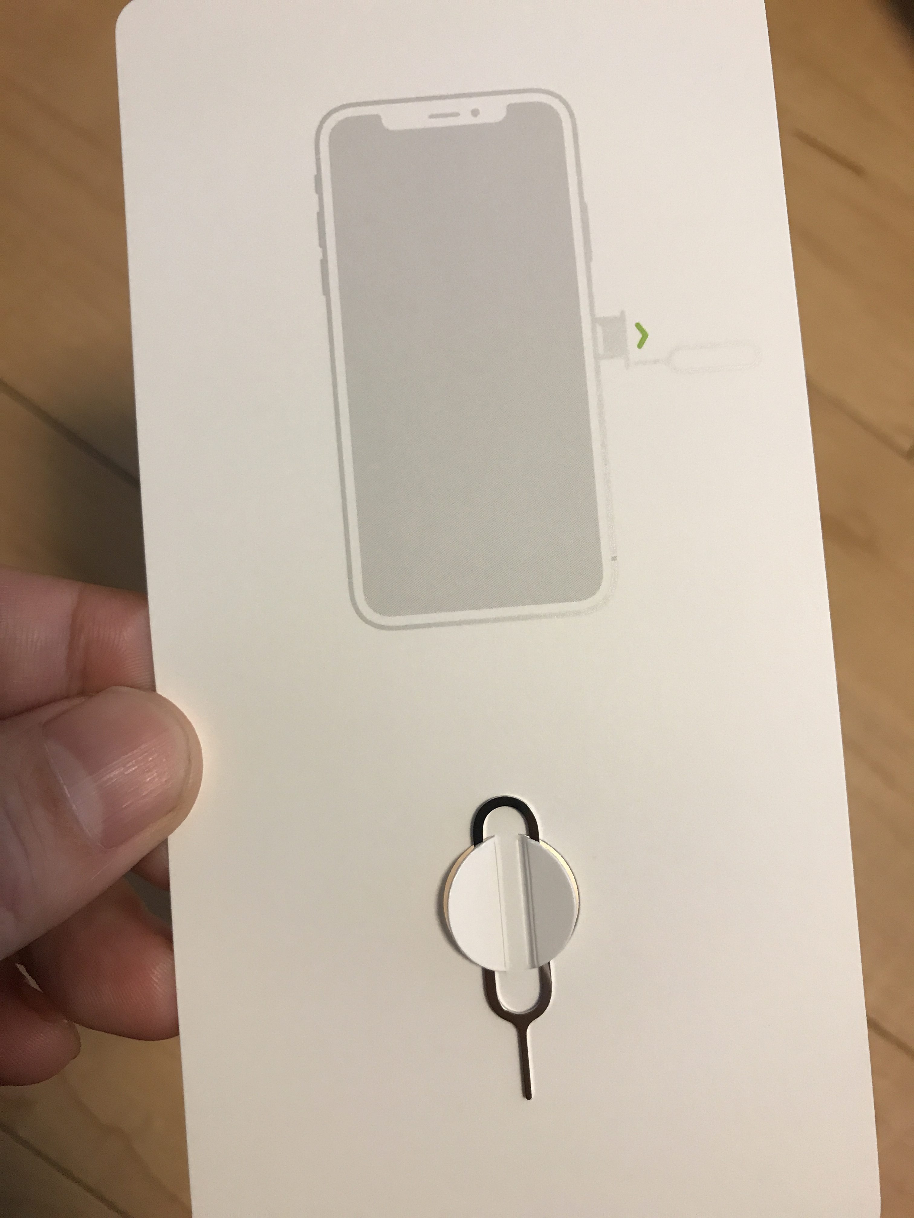 【iPhone X】SIMカードの入れ方 入れ替え方法【向きは？】