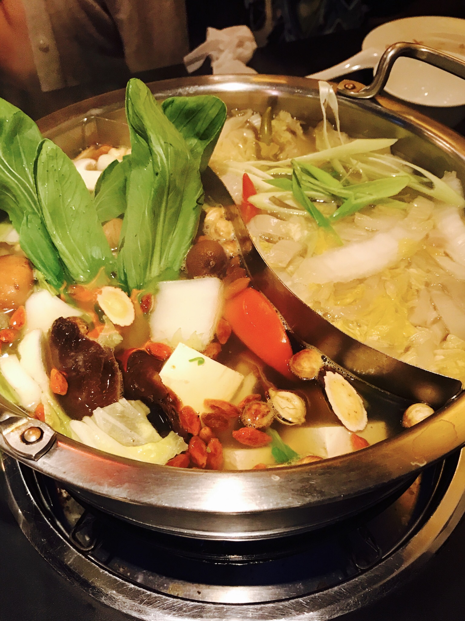 【台北】酸っぱい白菜鍋を食べる【酸菜白肉火鍋】