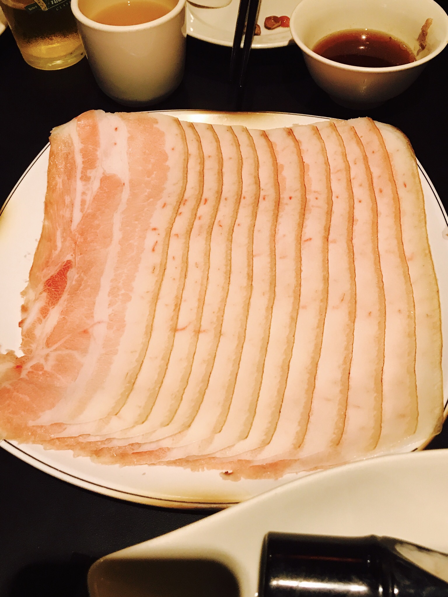 【台北】酸っぱい白菜鍋を食べる【酸菜白肉火鍋】