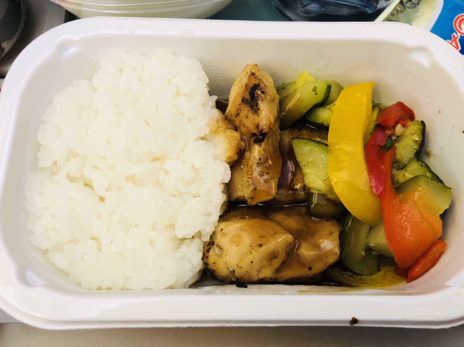 韓国家族四人旅 Ep01 羽田空港から大韓航空で韓国へ【機内食】