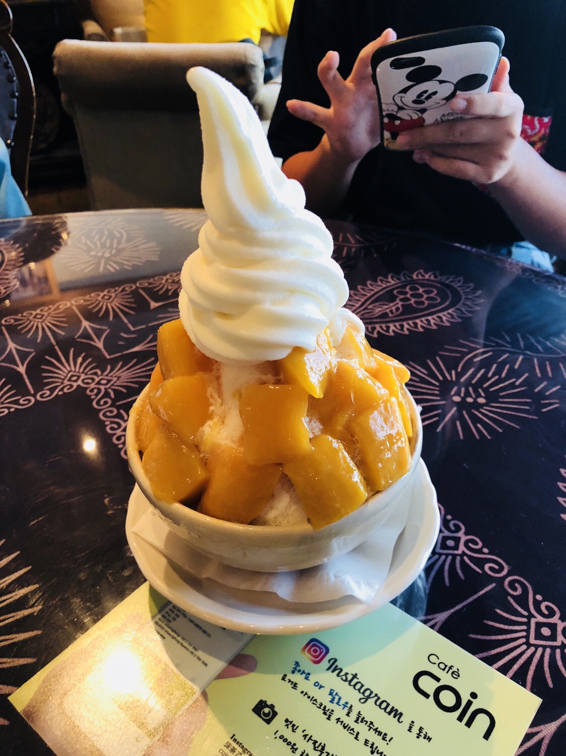韓国家族四人旅 Ep02 明洞のカフェcoinでかき氷🍧を食べて4人部屋にチェックイン！ 【ホテルスカイパーク明洞3】