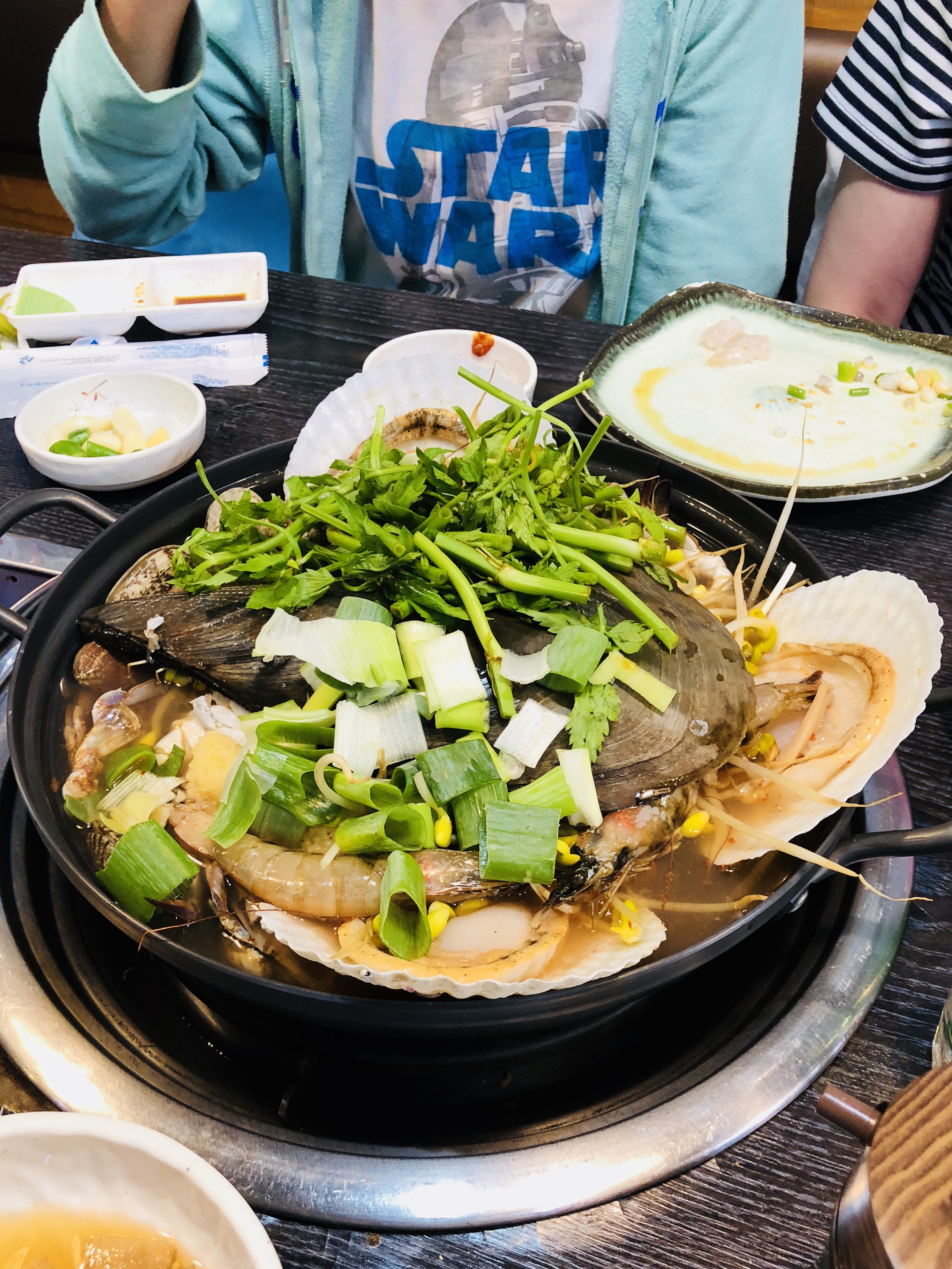 韓国家族四人旅 Ep15【海雲台グルメ】海鮮鍋と刺身とタコの踊り食いとポンテギの味