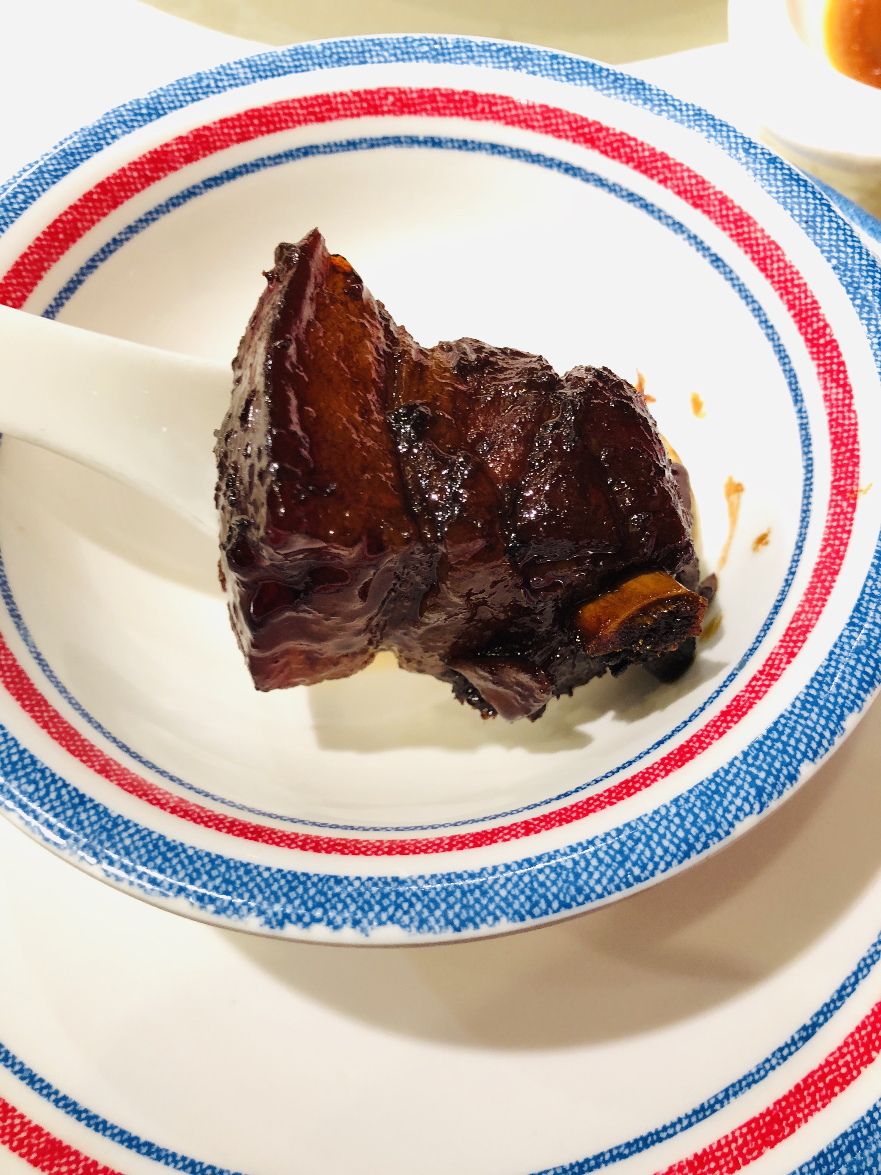 15【南京路グルメ】三瑪璐酒樓の紅焼肉と小籠包