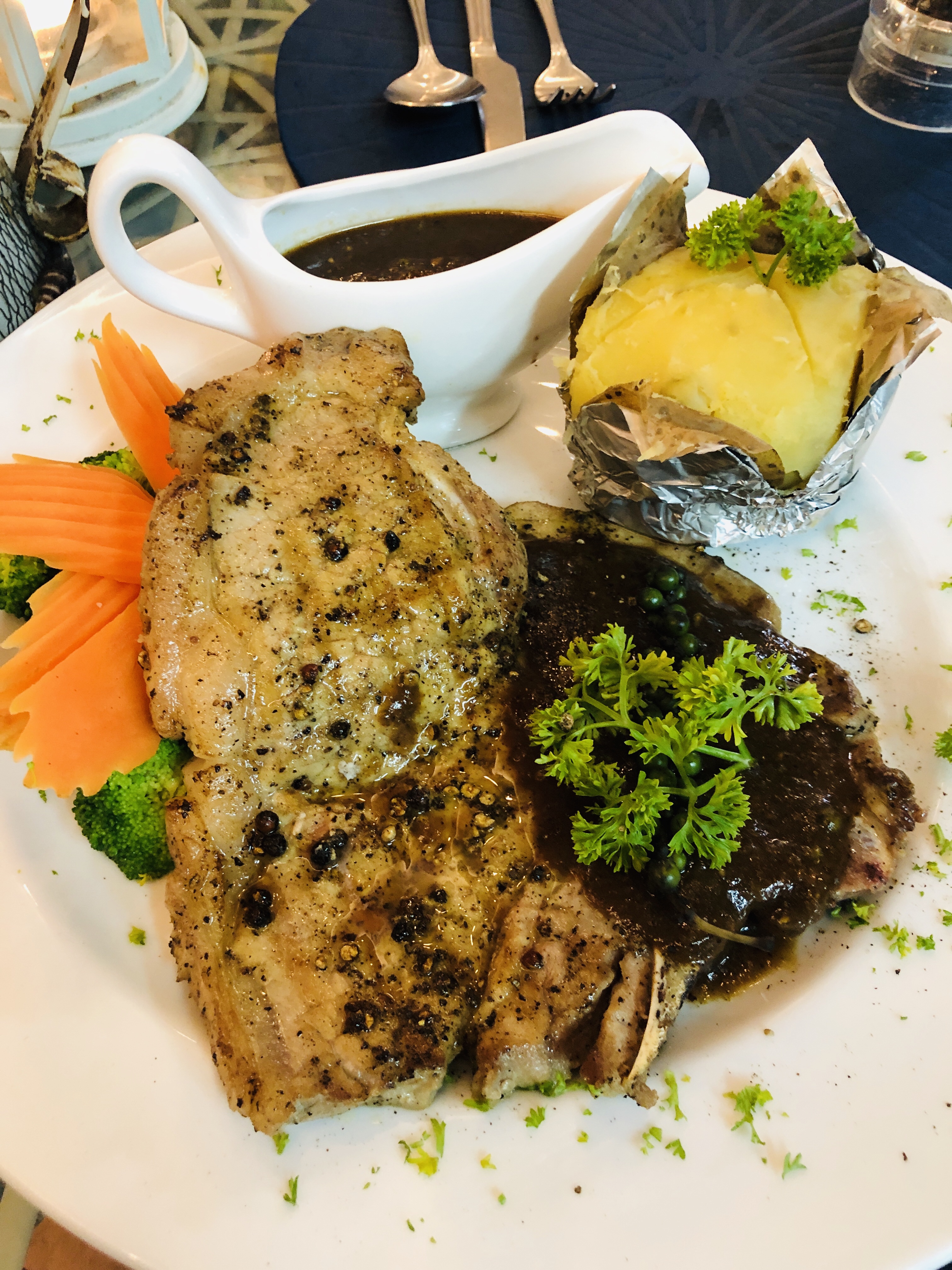 クラビ旅行記 20 アオナンビーチでステーキ【レストラン】