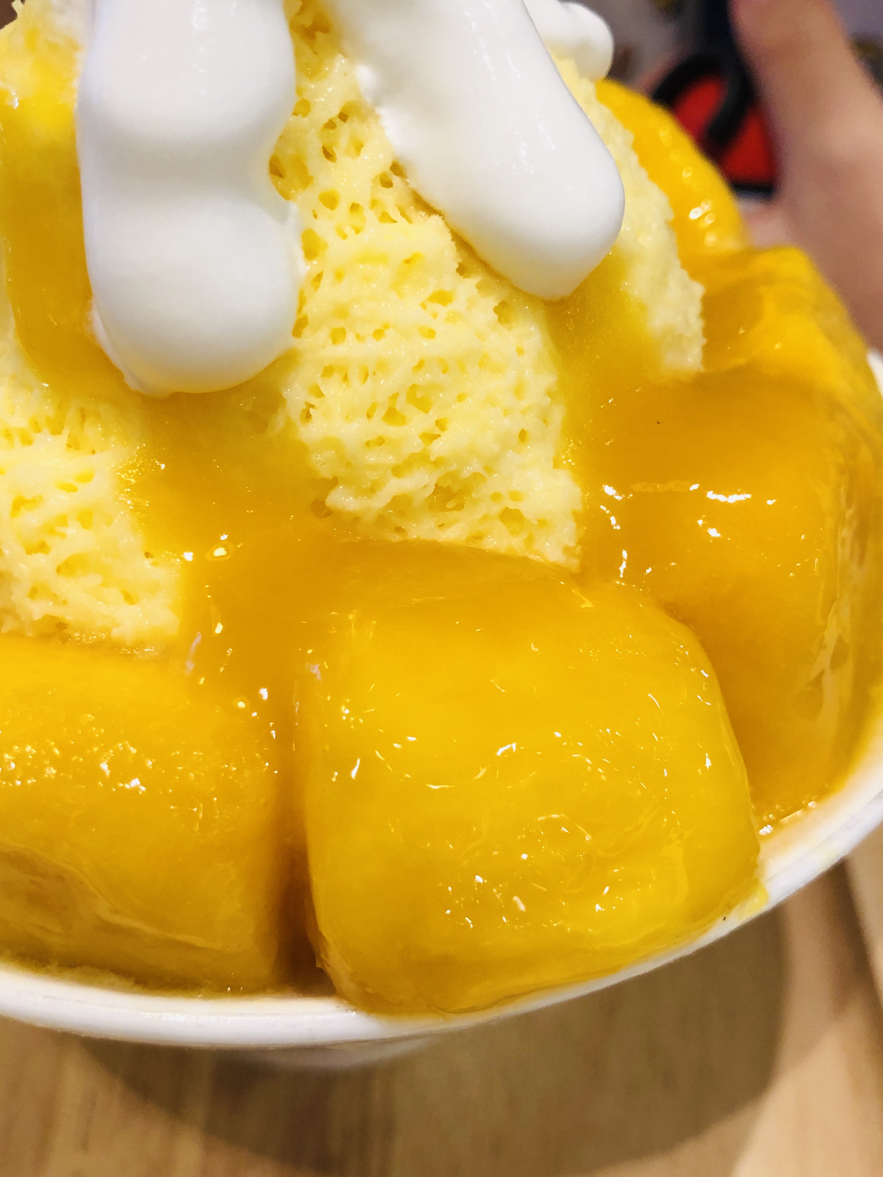 タイ旅行12【Swensen's】マンゴーかき氷の緑の物体の正体は？