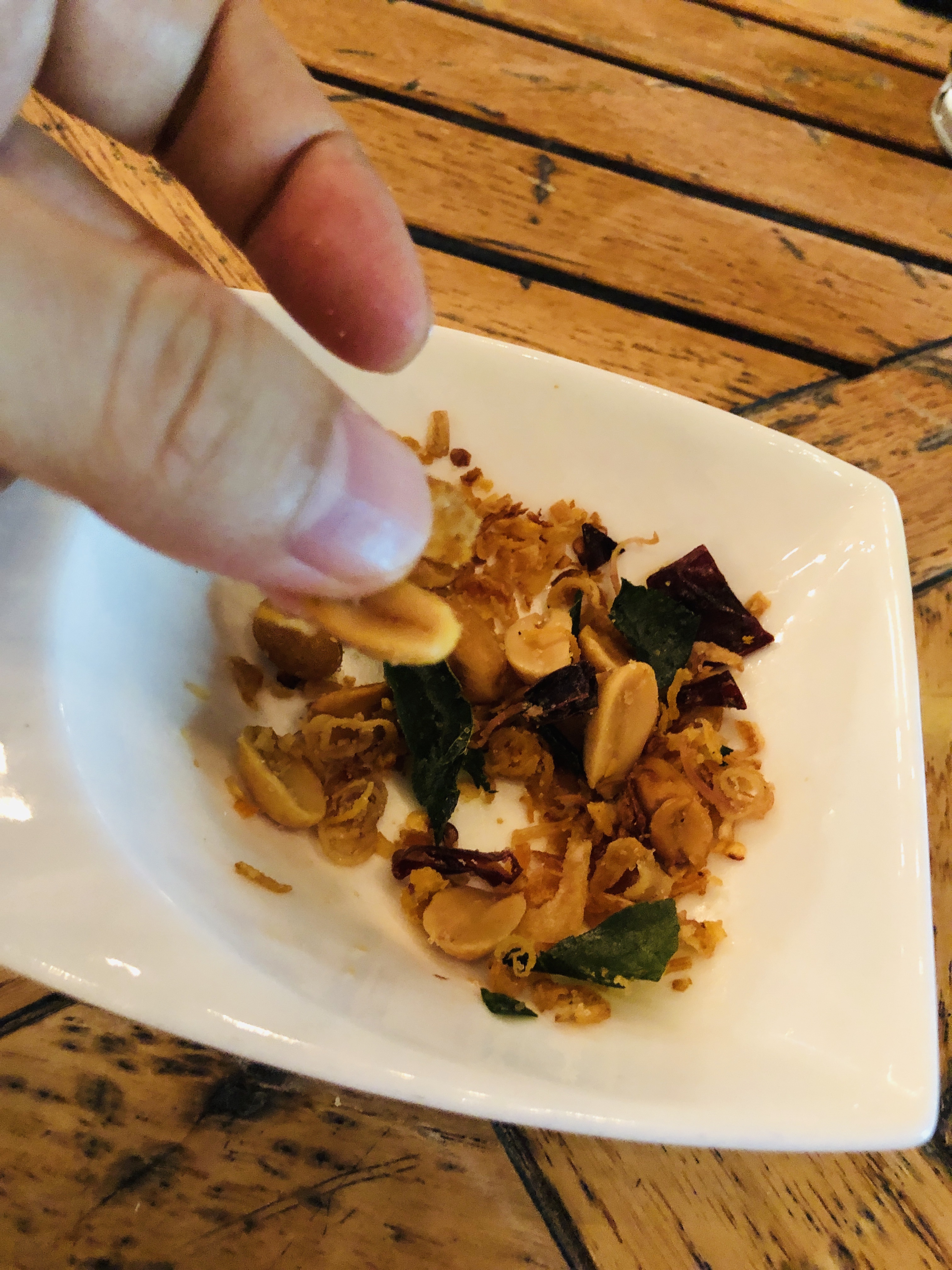 タイ旅行19【アジアティーク攻略③】夕食はグリルドチキン【レストラン】