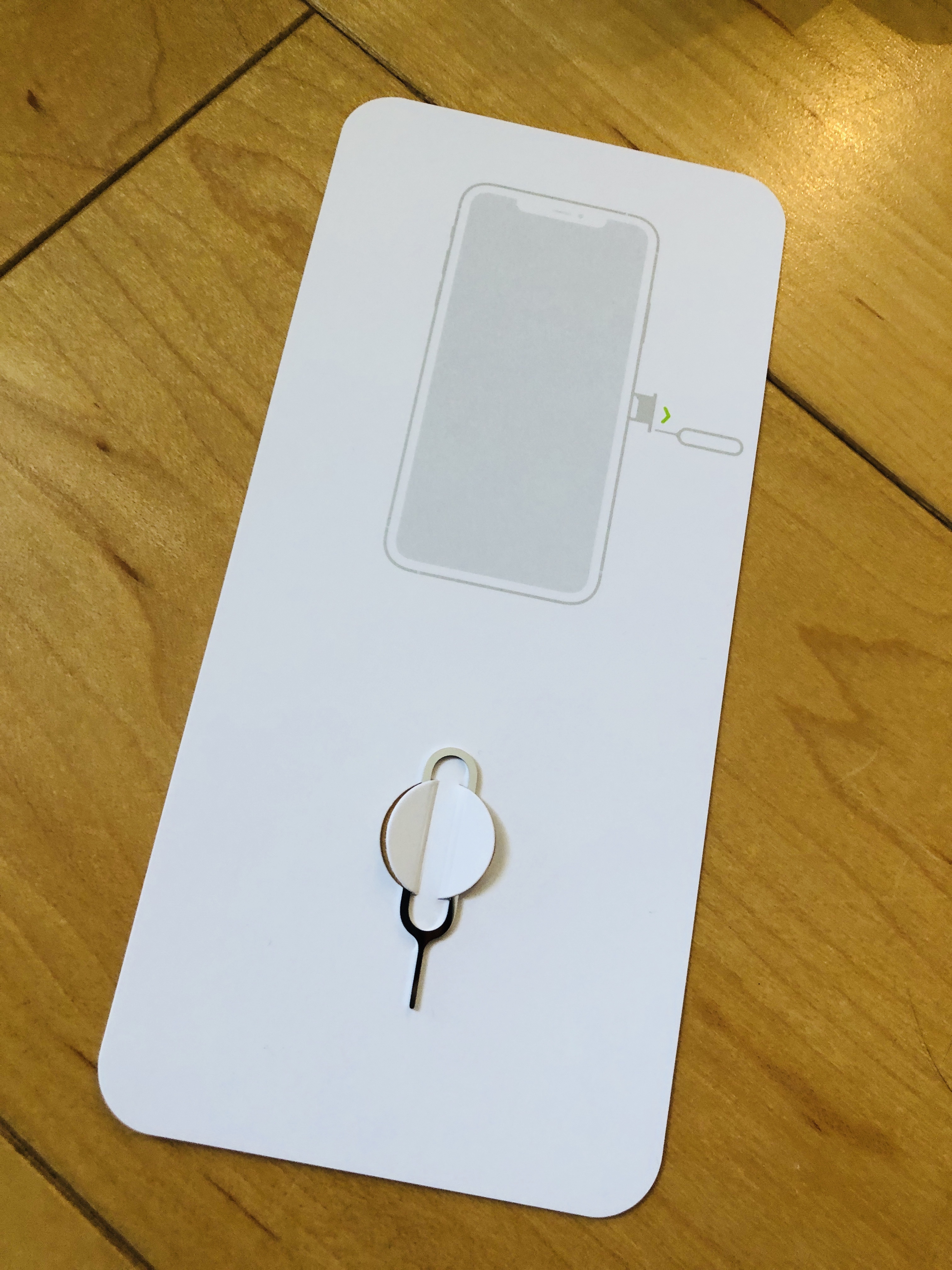 【iPhone11】SIMカードの入れ方 入れ替え方法【向きは？】