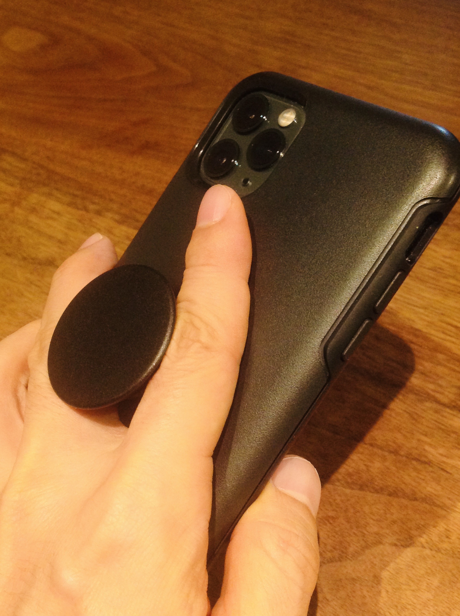 【iPhone11】ポップソケッツ付きiPhoneケース