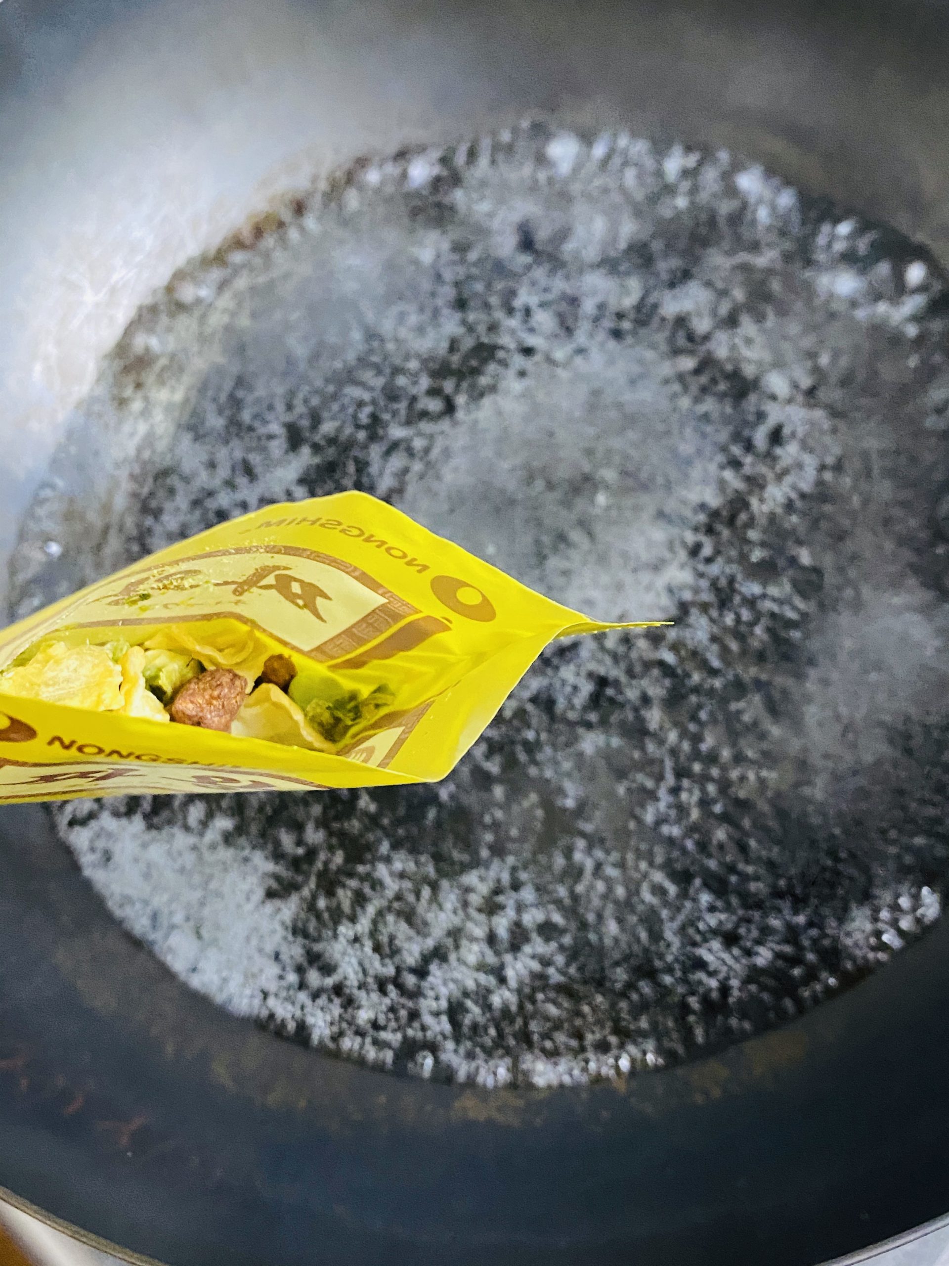 韓国のインスタントのジャージャン麺の作り方【チャーワン編】