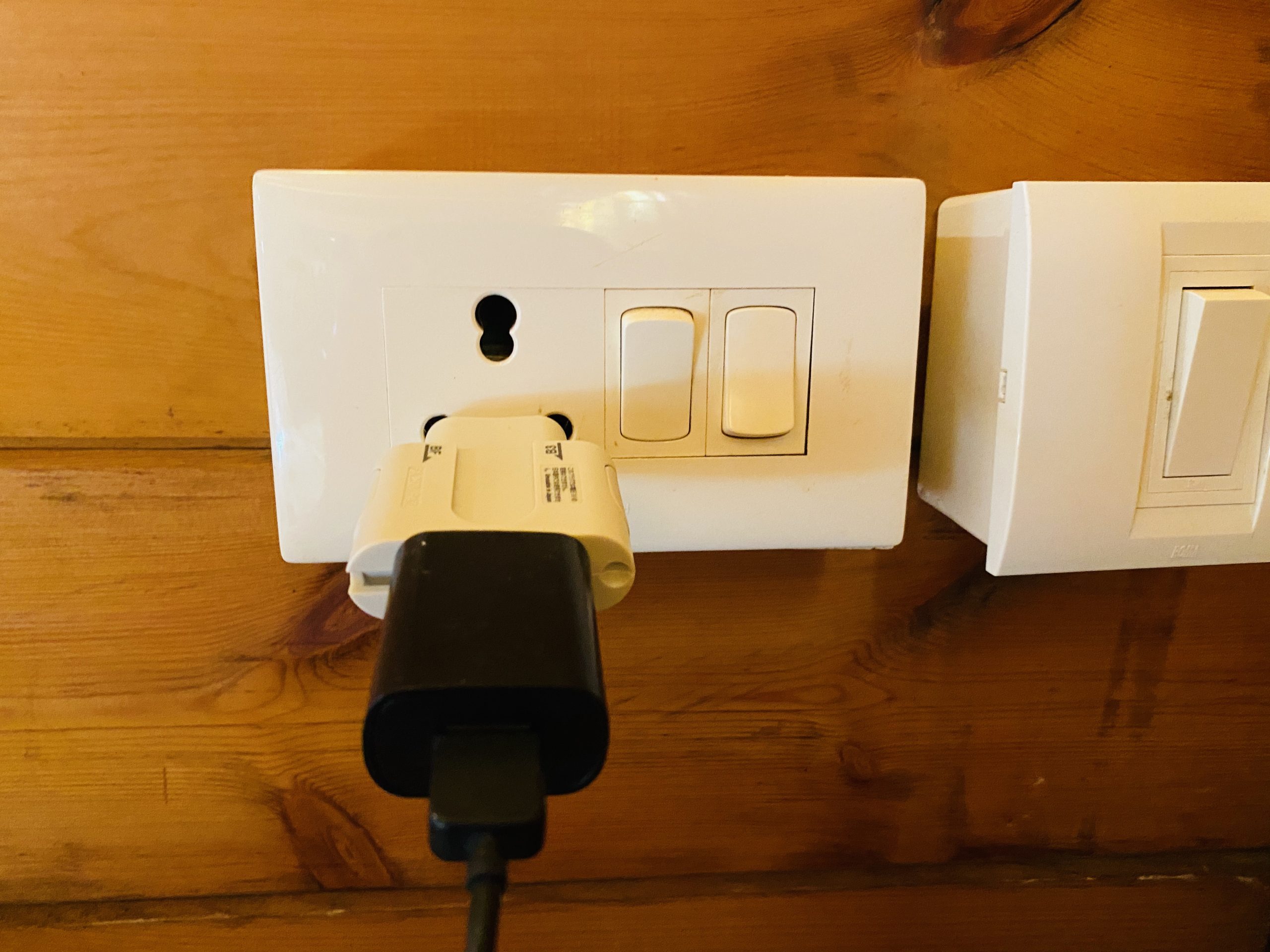 【インド】コンセントの形状【電圧】