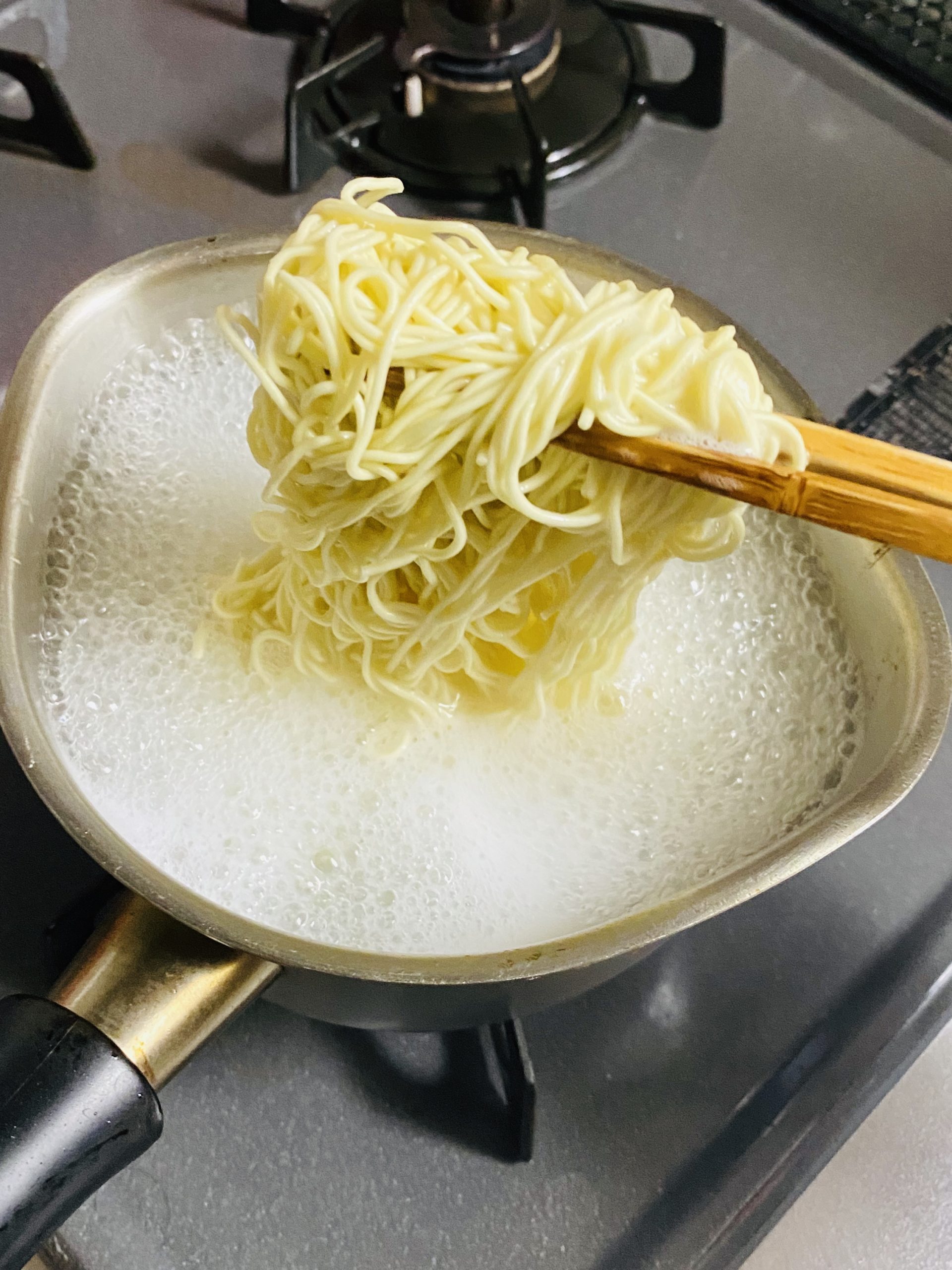 【ダイエット飯】ノンフライ チャルメラ バリカタ麺 豚骨【あすけん】