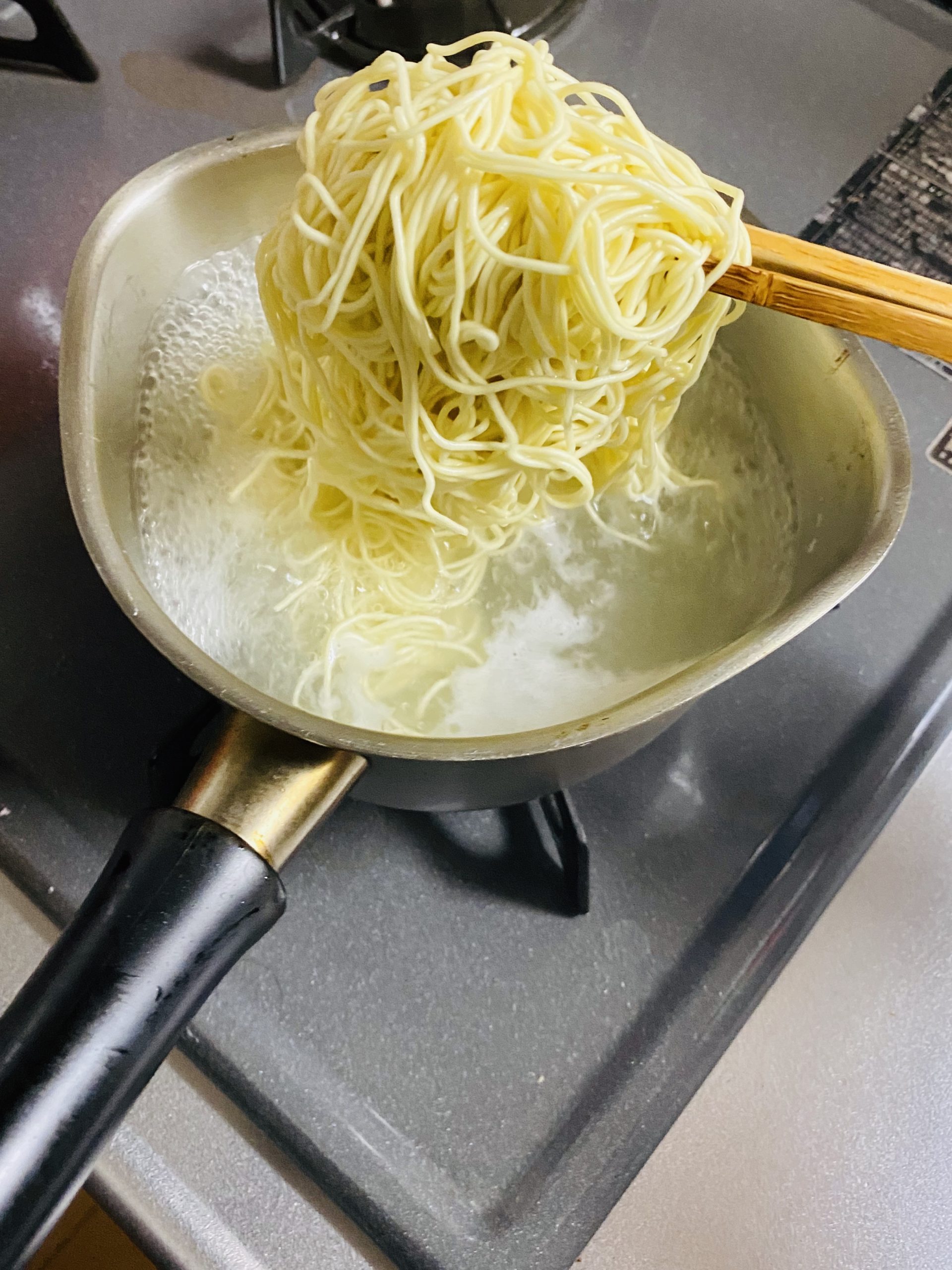【ダイエット飯】ノンフライ チャルメラ バリカタ麺 豚骨【あすけん】