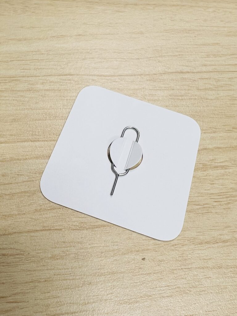 【iPhone SE】SIMカードの入れ方 入れ替え方法【向きは?】 【iPhone SE】SIMカードの入れ方 入れ替え方法【向きは?】