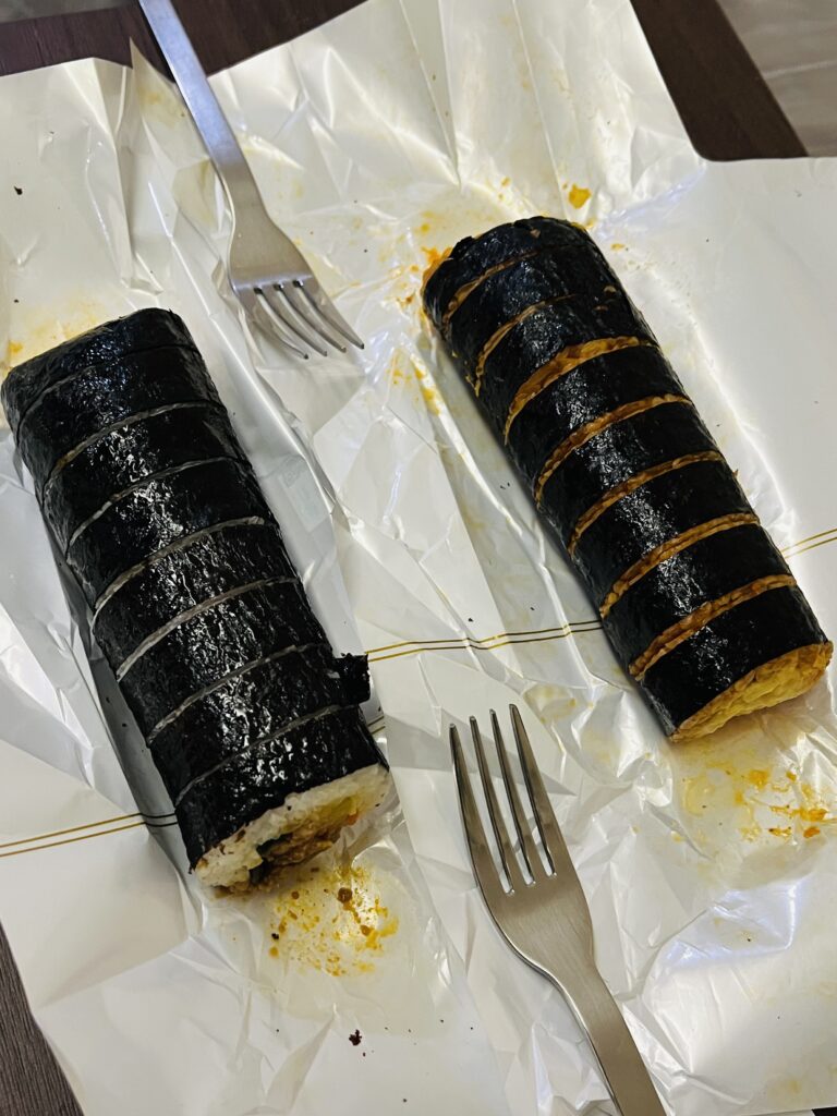 韓国ソウル旅 Ep16 コンビニのキンパ（海苔巻き）の食べ方