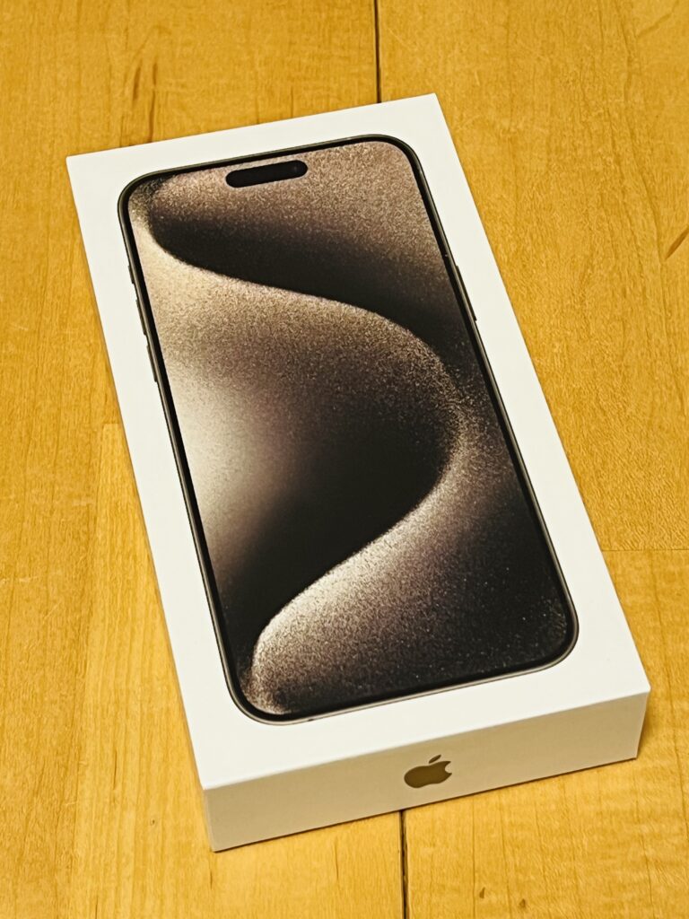 【iPhone15】SIMカードの入れ方 入れ替え方法【向きは?】 【iPhone15】SIMカードの入れ方 入れ替え方法【向きは?】
