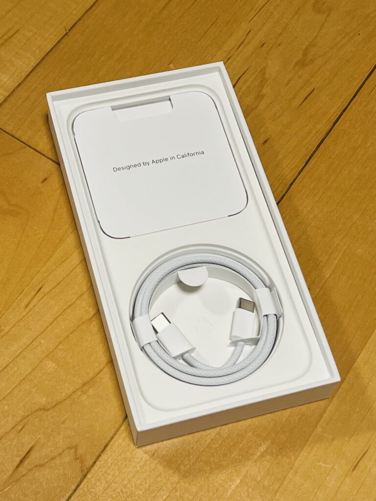 【iPhone15】SIMカードの入れ方 入れ替え方法【向きは?】 【iPhone15】SIMカードの入れ方 入れ替え方法【向きは?】