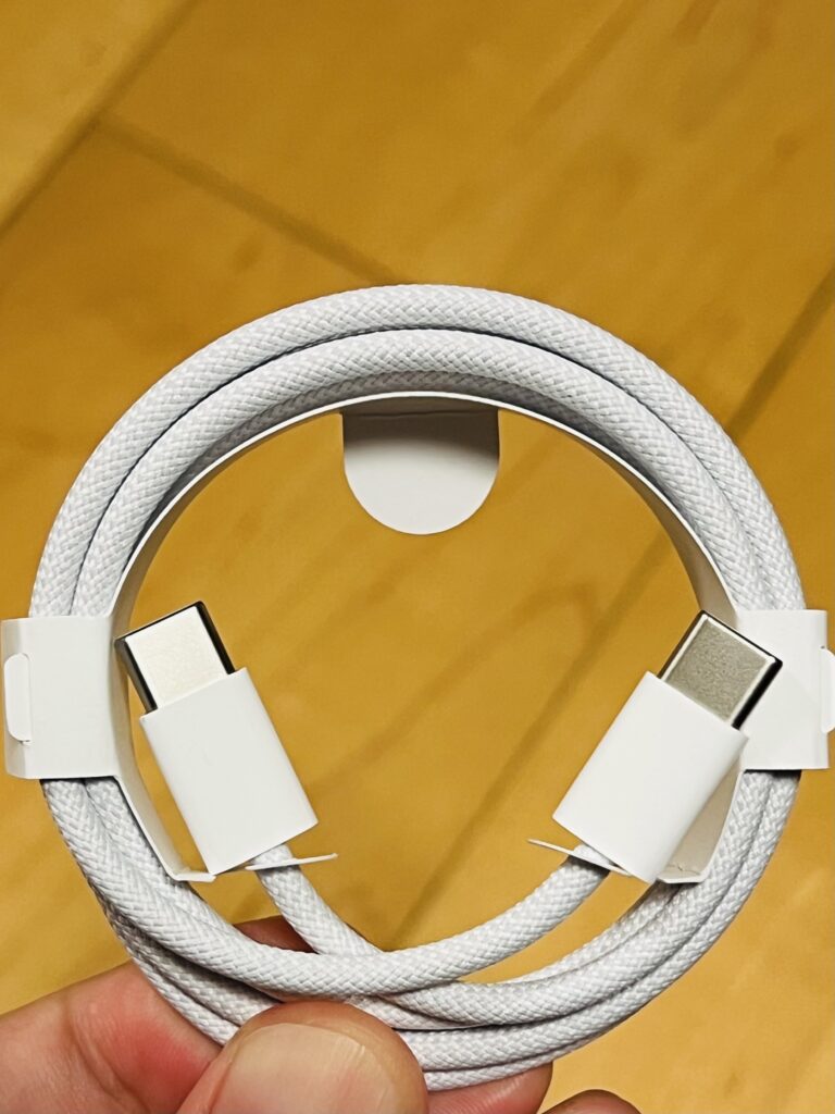 【iPhone15】SIMカードの入れ方 入れ替え方法【向きは?】 【iPhone15】SIMカードの入れ方 入れ替え方法【向きは?】