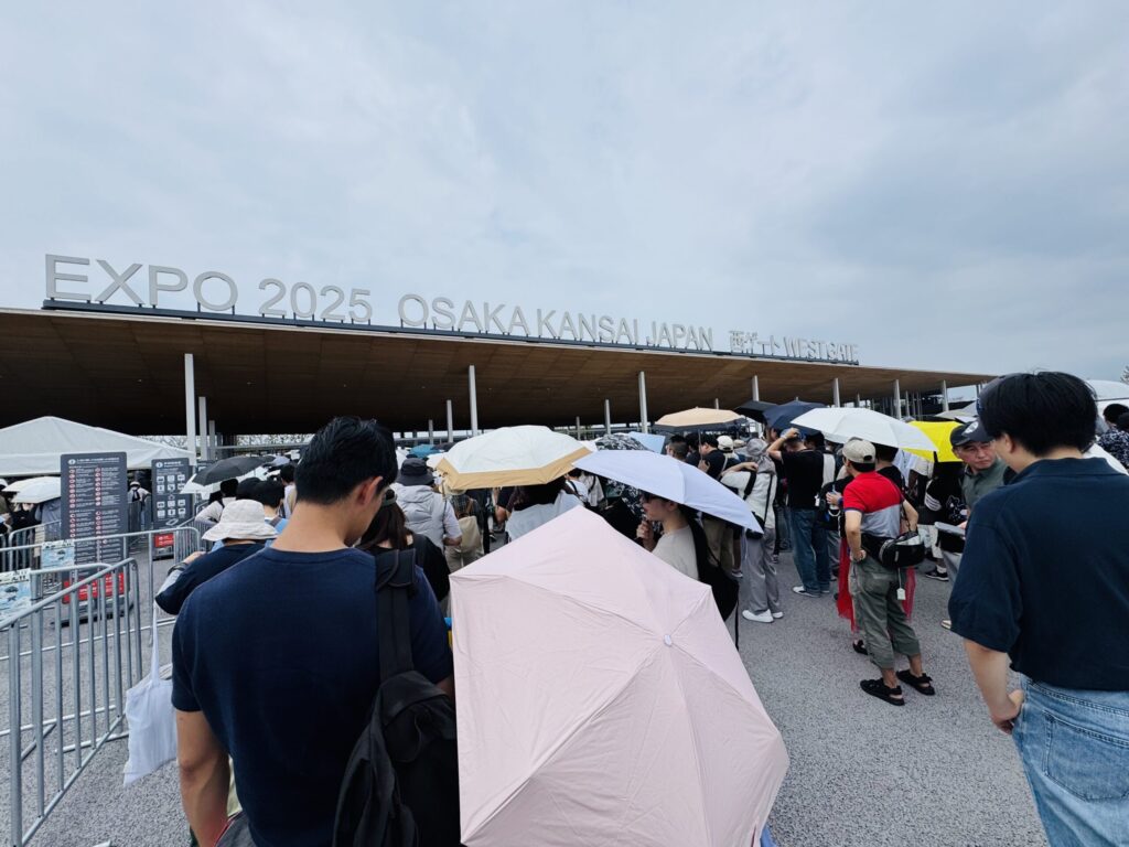 【大阪万博2025 Ep01】チケット予約ミスは後の祭り|高2の夏休み父子ふたり旅 【大阪万博2025 Ep01】チケット予約ミスは後の祭り|高2の夏休み父子ふたり旅