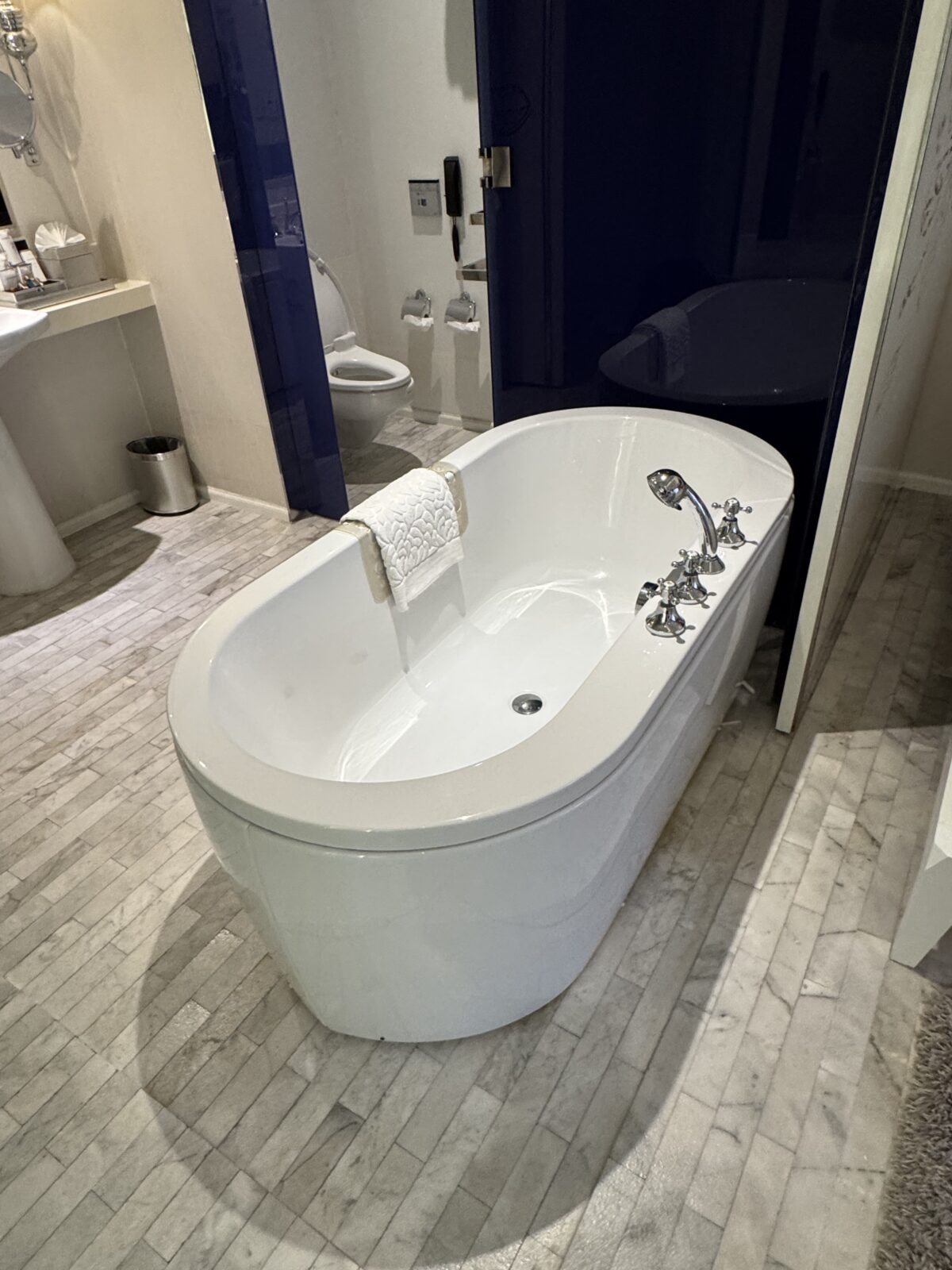 【バンコク旅行記2025】Hua Chang Heritage Hotelにチェックイン。広い客室と剥き出しのバスタブ 【バンコク旅行記2025】Hua Chang Heritage Hotelにチェックイン。広い客室と剥き出しのバスタブ