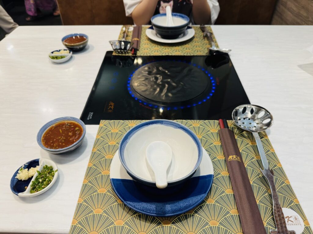 【バンコク旅行記2025】Ep05 初日は両替してサイアムスクエアを歩き、タイスキで終える 【バンコク旅行記2025】Ep05 初日は両替してサイアムスクエアを歩き、タイスキで終える