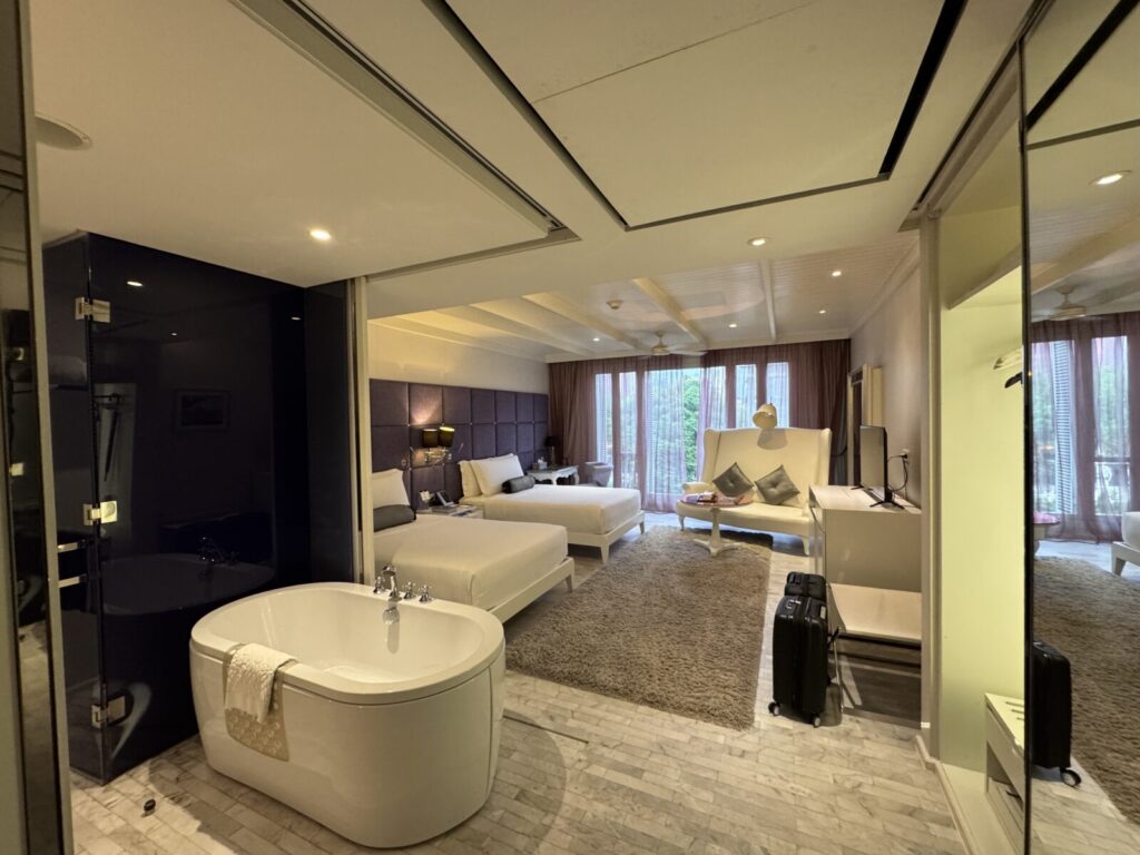 【バンコク旅行記2025】Hua Chang Heritage Hotelにチェックイン。広い客室と剥き出しのバスタブ 【バンコク旅行記2025】Hua Chang Heritage Hotelにチェックイン。広い客室と剥き出しのバスタブ