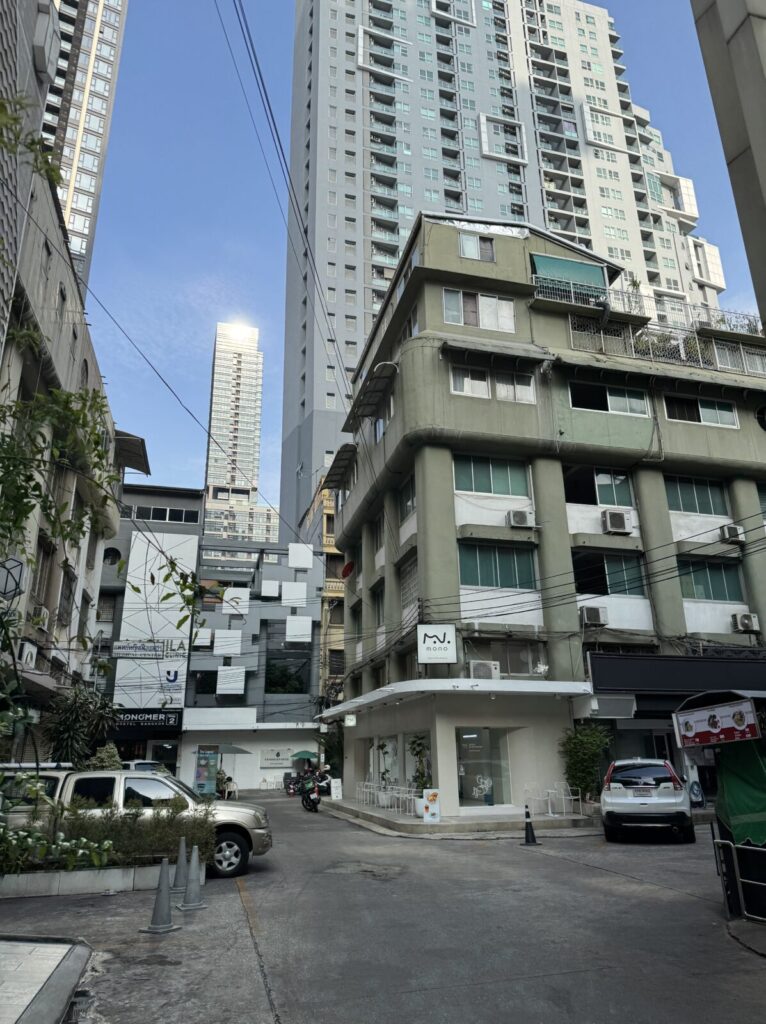 【バンコク旅行記2025】Ep06 二日目の朝食はMono cafe bkkで 【バンコク旅行記2025】Ep06 二日目の朝食はMono cafe bkkで