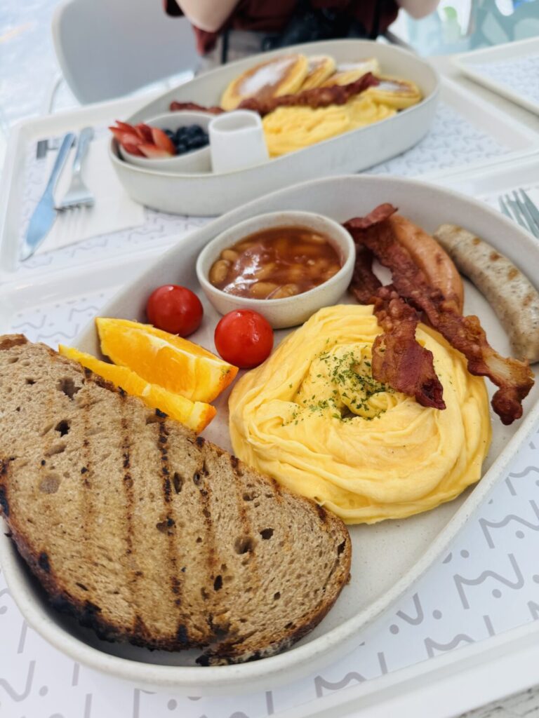 【バンコク旅行記2025】Ep06 二日目の朝食はMono cafe bkkで 【バンコク旅行記2025】Ep06 二日目の朝食はMono cafe bkkで