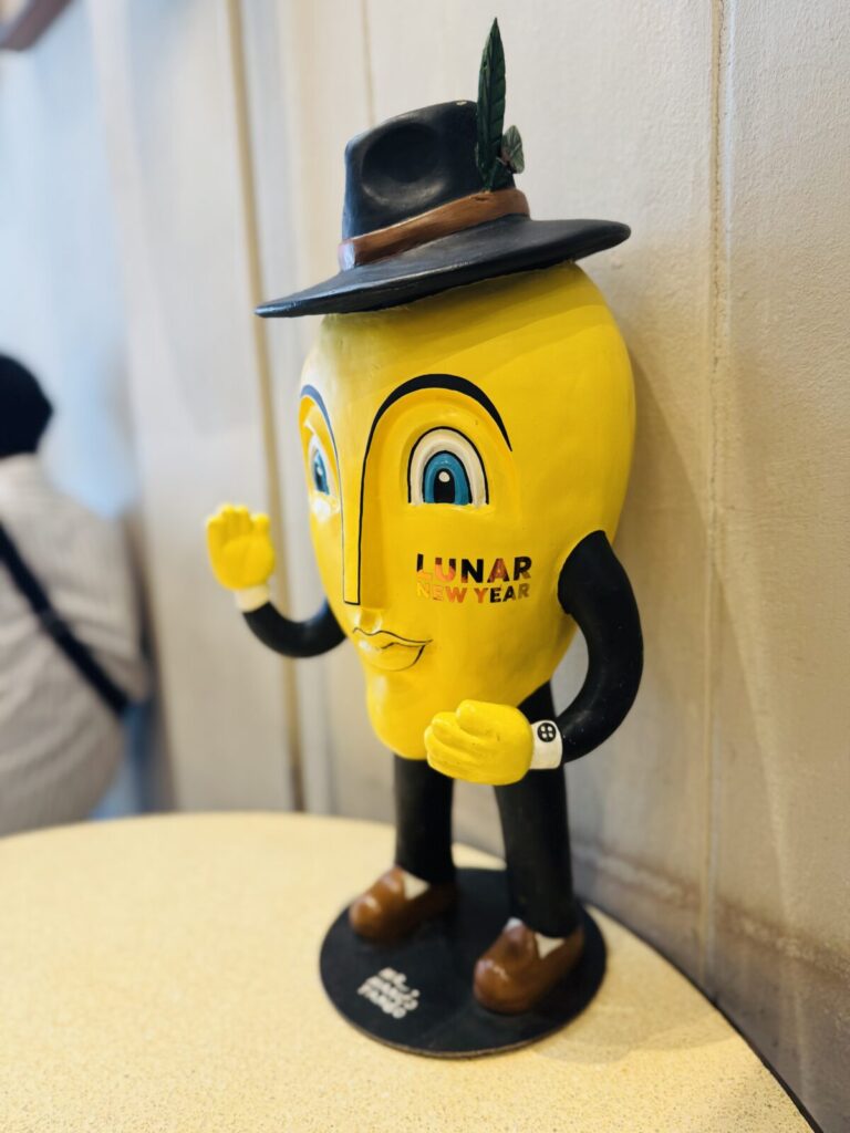 【バンコク旅行記2025】Ep07 サイアムスクエアでマンゴ・タンゴのカオニャオマムアンを食べる