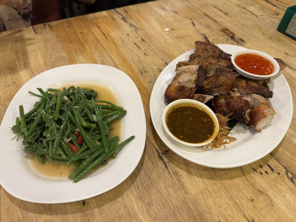 【バンコク旅行記2025】Ep08  フットマッサージの前にエカマイでガイヤーン🐓