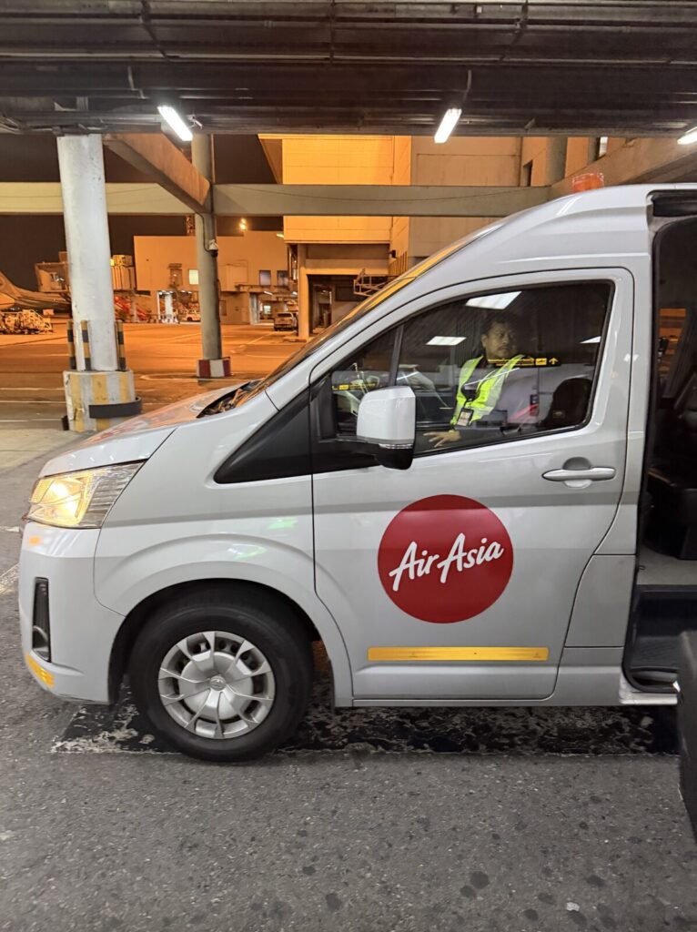 【実録】AirAsia Fly-ThruとCIQの罠：チェンマイ発ドンムアン経由成田便で「23:50発に23:50搭乗」した全記録