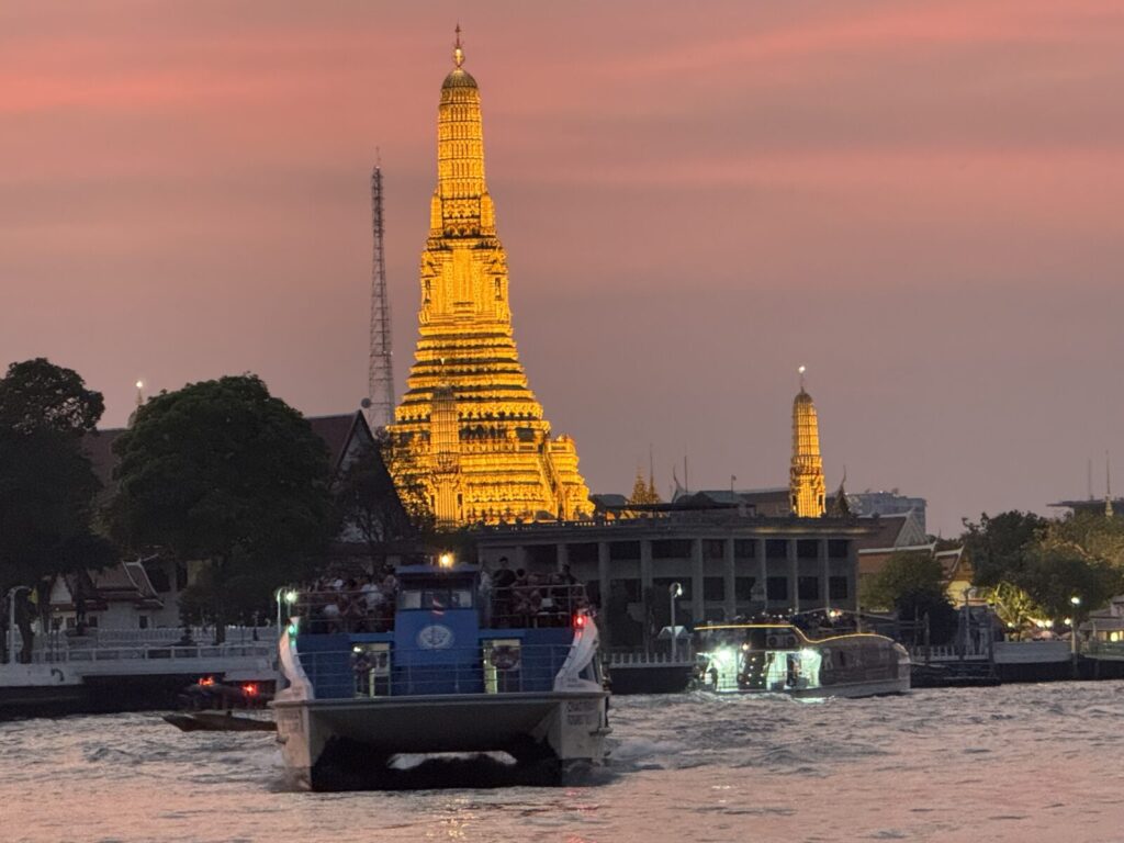 【バンコク旅行記2025】Ep12 アジアティークの夜、シーフードとチャーンビール